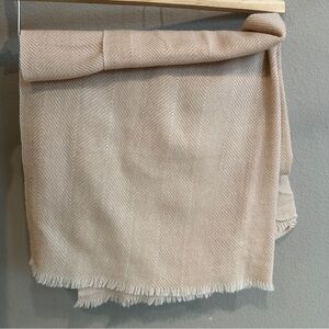 Sasso + Smith 100% Wool Scarf Beige Herringbone Fringed Neutral travel Wrap